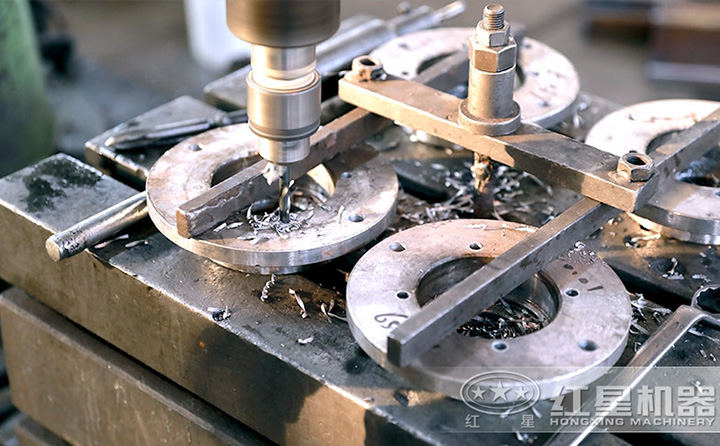 紅星出品，必出精品，匠心工藝打造高品質、高性價比的大中型履帶移動破碎一體機 