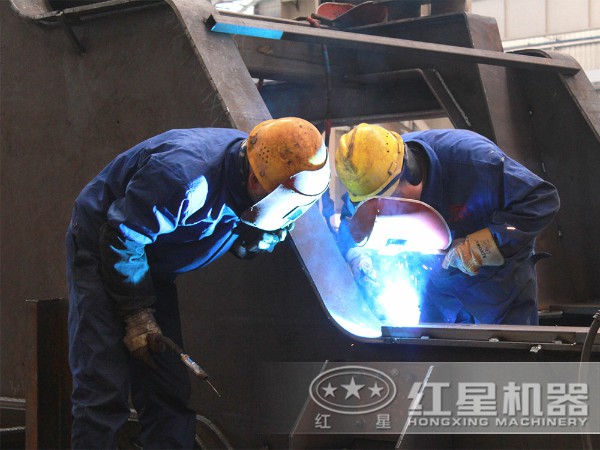 錘式破碎機(jī)匠心做工，質(zhì)量保證